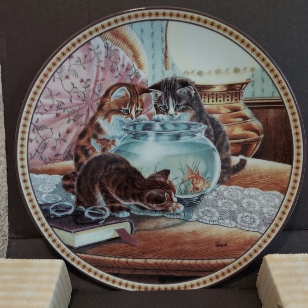 The Edwin M knowls China Co "Fish Tales" Cat Plate